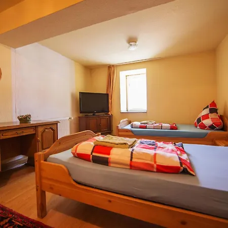 Schwan بيت ضيافة ايشويلر